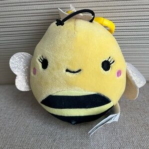 Squishmallow bee clip NWT